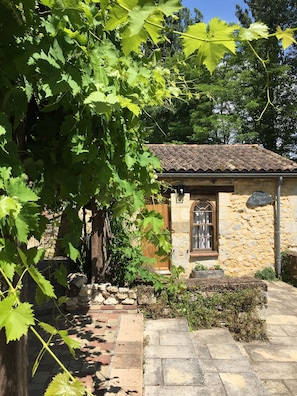 Exterior detail - Dordogne/Lot et Garonne Charming 3-bedroom gite in a quiet hamlet (Parranquet)