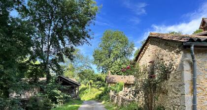 Dordogne/Lot et Garonne Charming 3-bedroom gite in a quiet hamlet