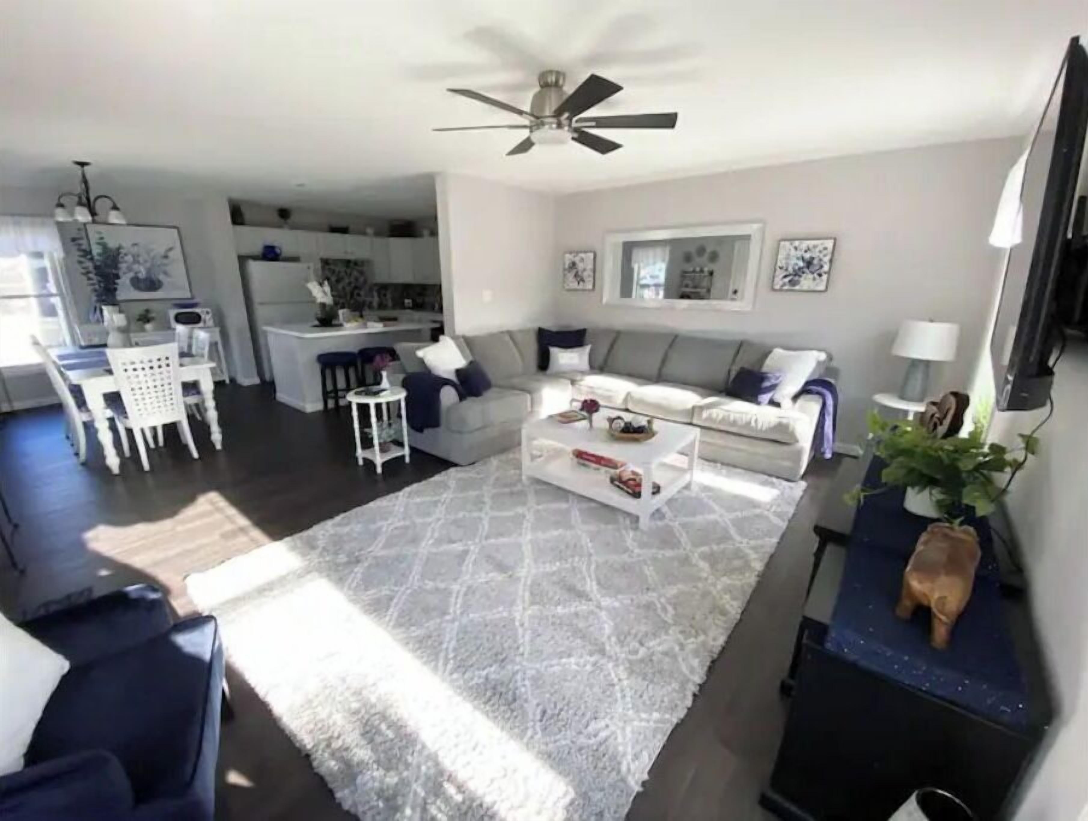 Stylish Cozy Home With Gorgeous Views! - Kingston, NY