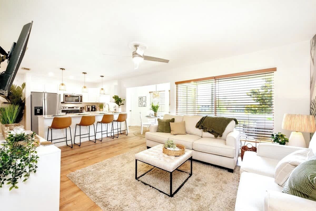 TV, video game console, Netflix, streaming services