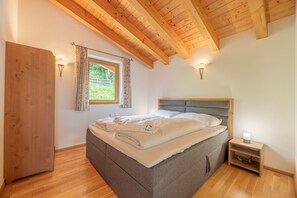 2 chambres, fer et planche à repasser, accès au Wi-Fi (inclus)