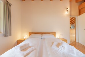 2 camere, ferro/asse da stiro, Wi-Fi gratuito, lenzuola