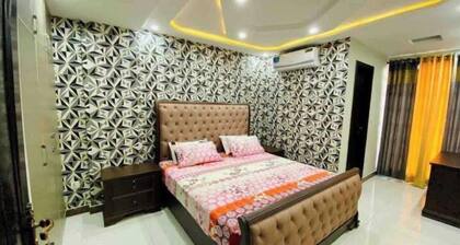 403 Luxury 1 Bed apartment!