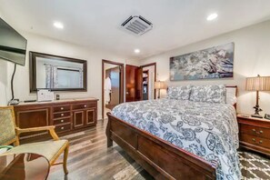 2 bedrooms, iron/ironing board, travel cot, free WiFi