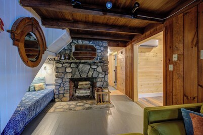 Cozy 100-year-old Maine camp, steps to Little Sebago Lake