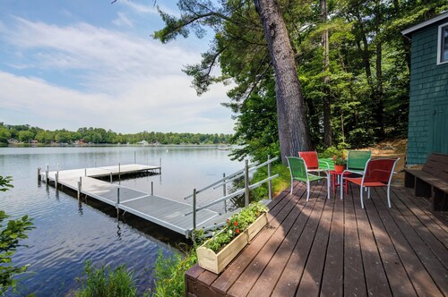 Cozy 100-year-old Maine camp, steps to Little Sebago Lake