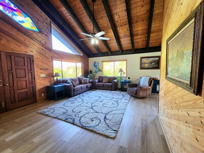 Spacious home with large yard and hot tub- Nearby beach access and dog Friendly!