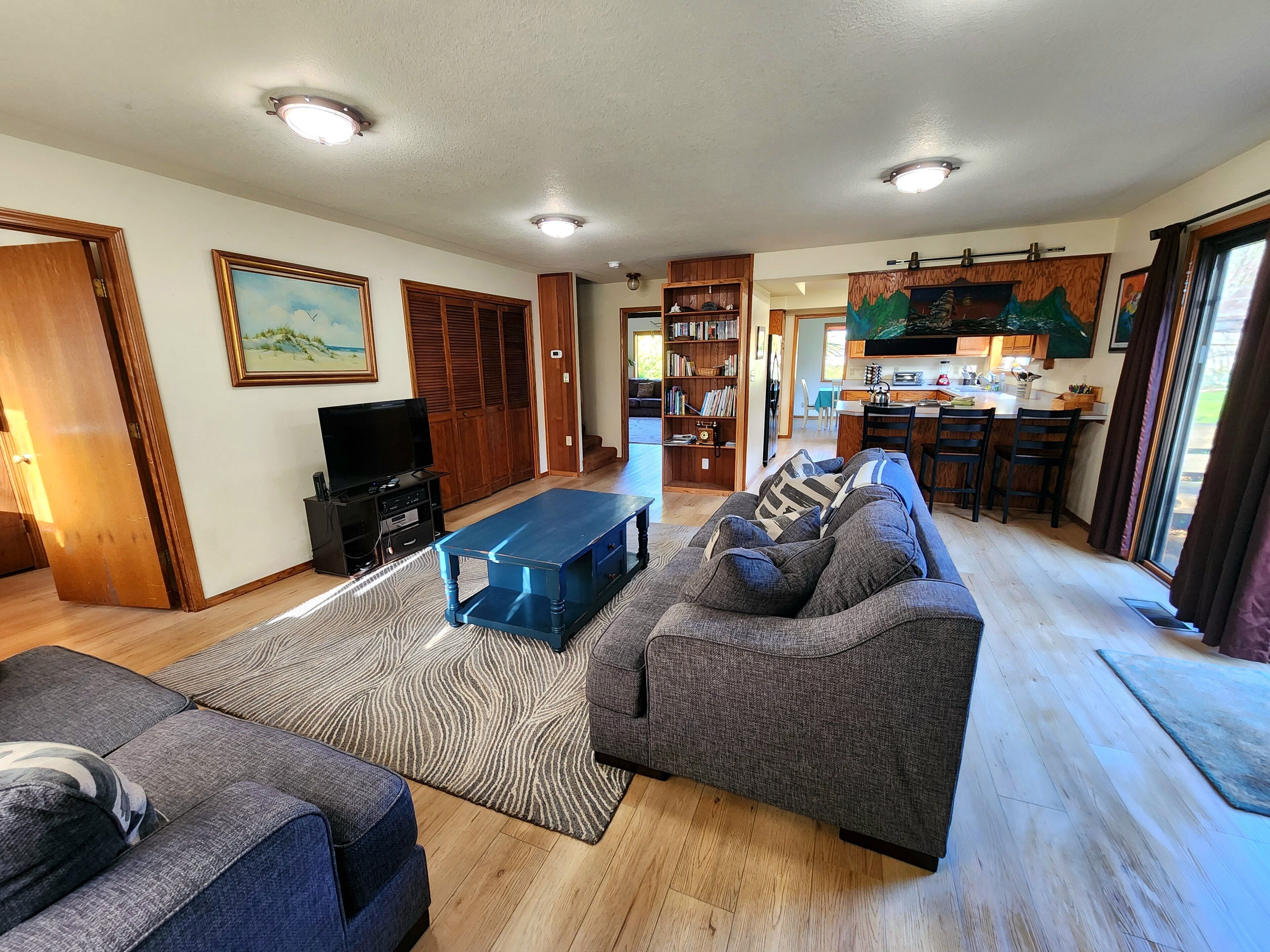 TV, DVD player, ping pong, books