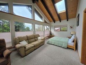 4 bedrooms, free WiFi, bed sheets