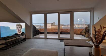Newly renovated loft apartment with a panoramic view of the sea.