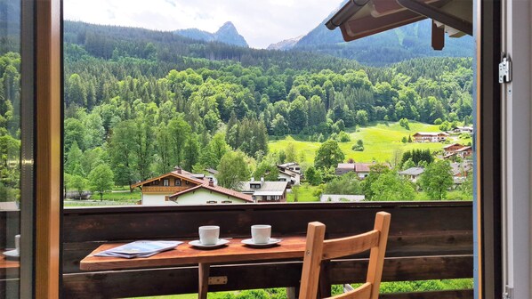 Dining - Renovated vacation apartment Rosi in the 1st mountaineering village in Germany Ramsau (Ramsau)