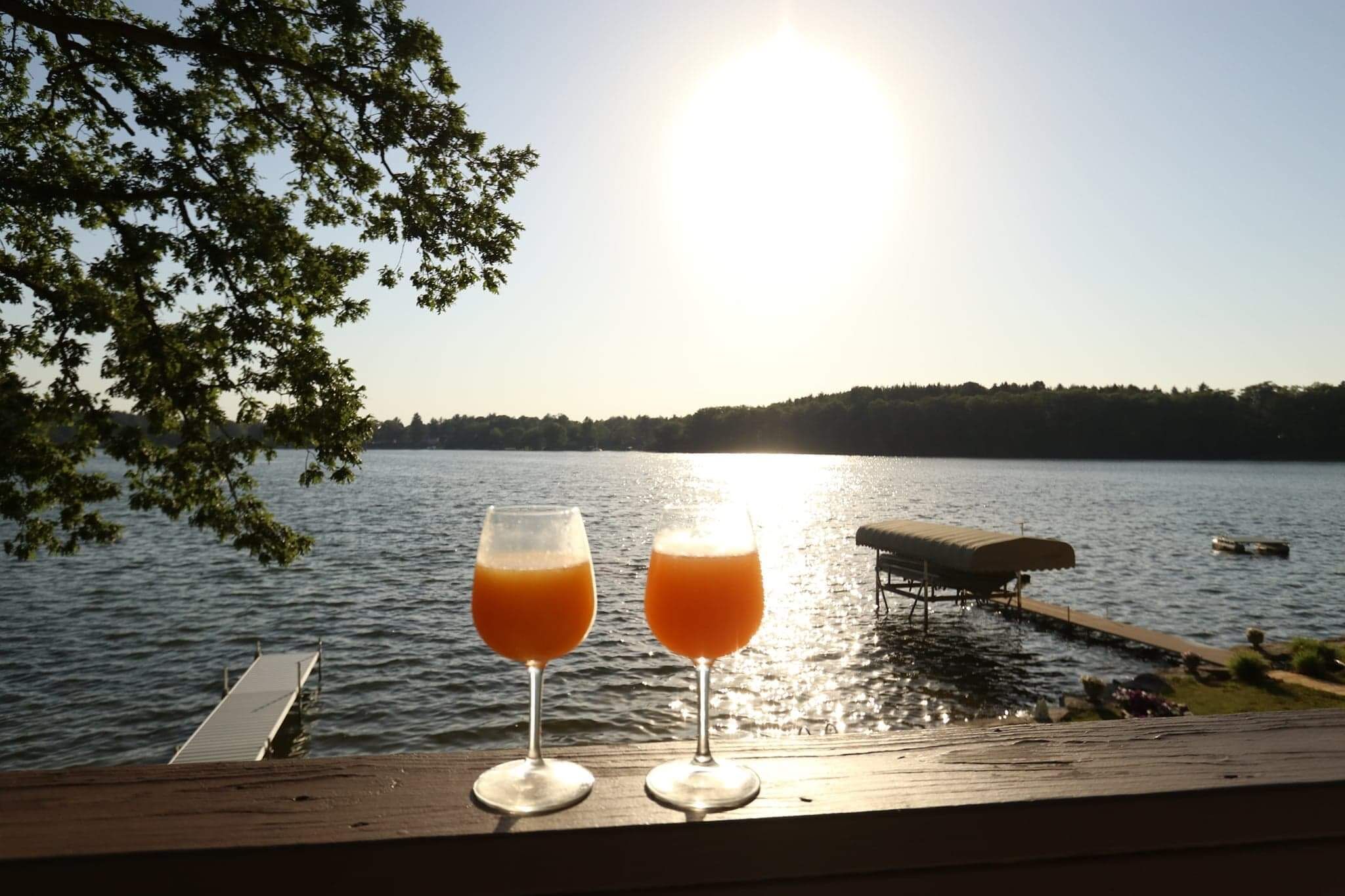 Chain of Lakes Cottage: Sandy Beach and Sunset View