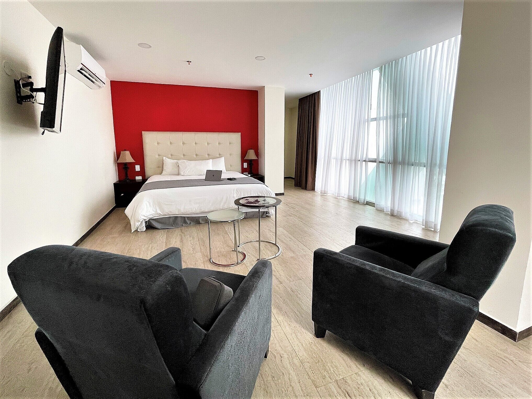 Junior Room | Desk, iron/ironing board, free WiFi, bed sheets