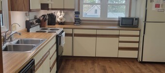 Hillsboro Driftless Guesthouse is cozy and ready for you!