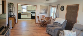 Hillsboro Driftless Guesthouse is cozy and ready for you!