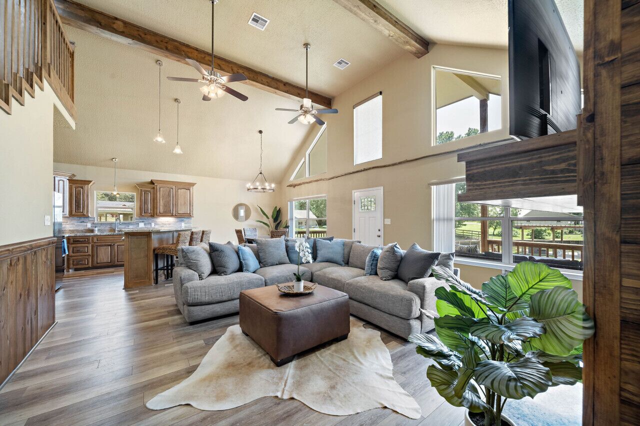 智能電視、電子遊戲、乒乓球設施、書籍