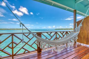 Oceanview King Suite | Terrace/patio - Bambuda Bocas Town - Hostel (Bocas del Toro)