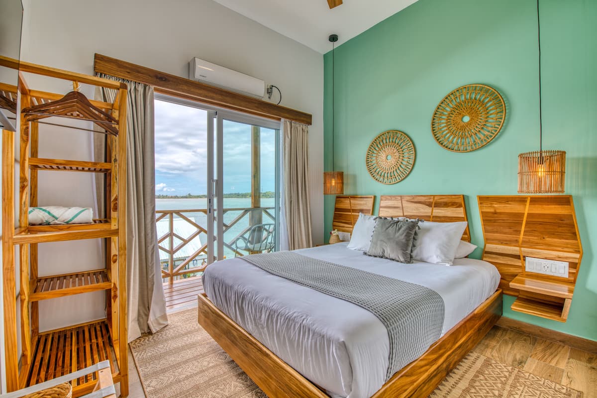 Premium Queen Room | Free WiFi, bed sheets