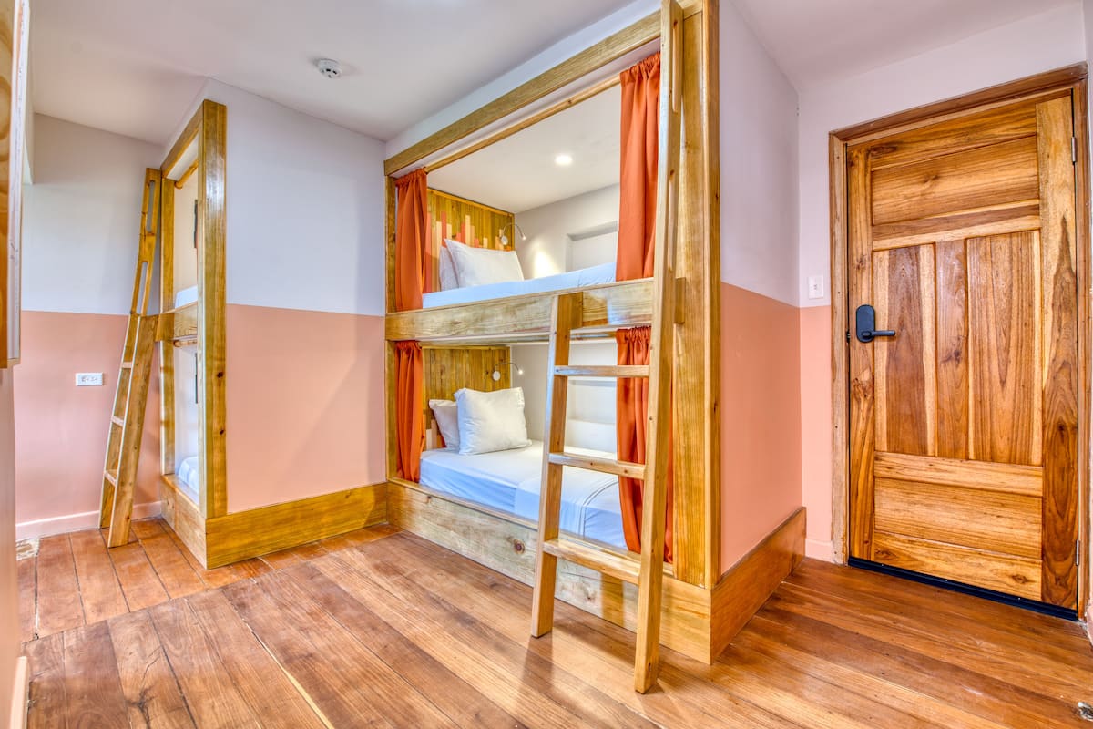 Pod in 4-Pod Shared Room | Free WiFi, bed sheets
