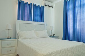 Premium bedding, down duvets, pillow-top beds, in-room safe - Ria Aparta Hotel (Puerto Plata)