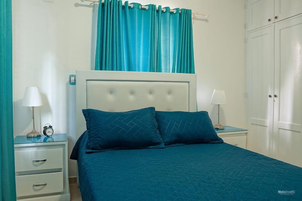 Premium bedding, down comforters, pillowtop beds, in-room safe