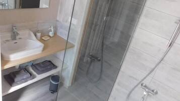 Hair dryer, towels