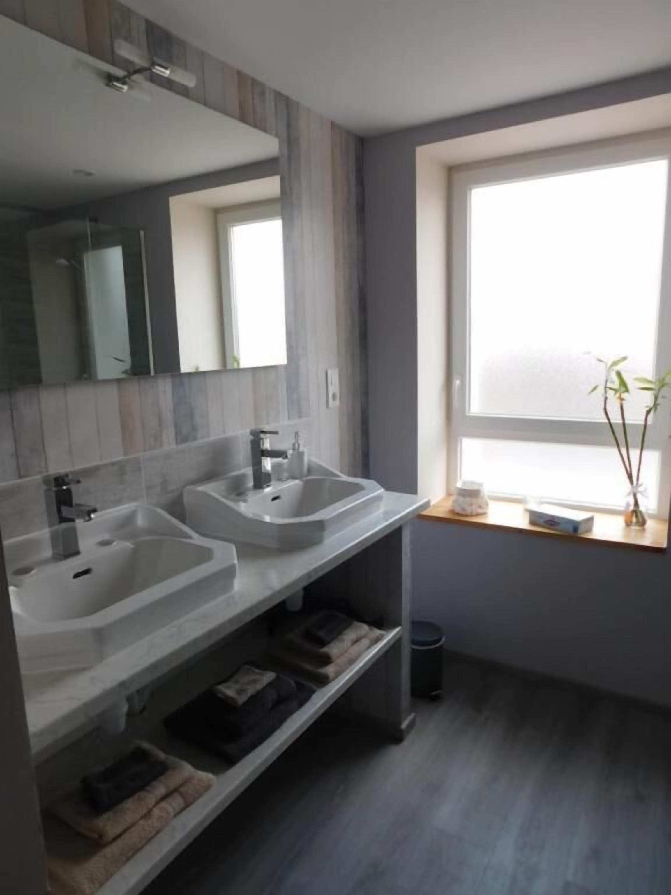 Hårføner og håndklær