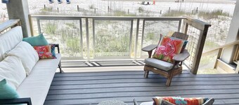 SEA SHANTY- Beachfront, Topnotch Comfort & Fully-Stocked!