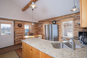 冰箱、微波炉、烤箱、炉灶