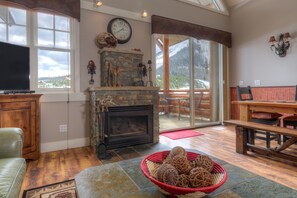 Flat-screen TV, fireplace