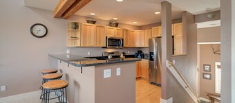 Ski-in/ski-out home w/private hot tub in Moonlight Basin - Saddle Ridge - Montana Mountain Chalet