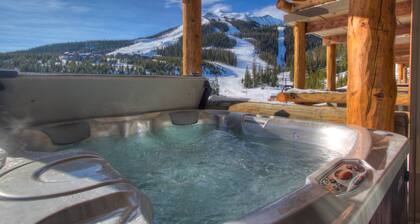 Ski-in/ski-out w/private hot tub in Moonlight basin - Saddle Ridge - Slopeside Luxury Chalet