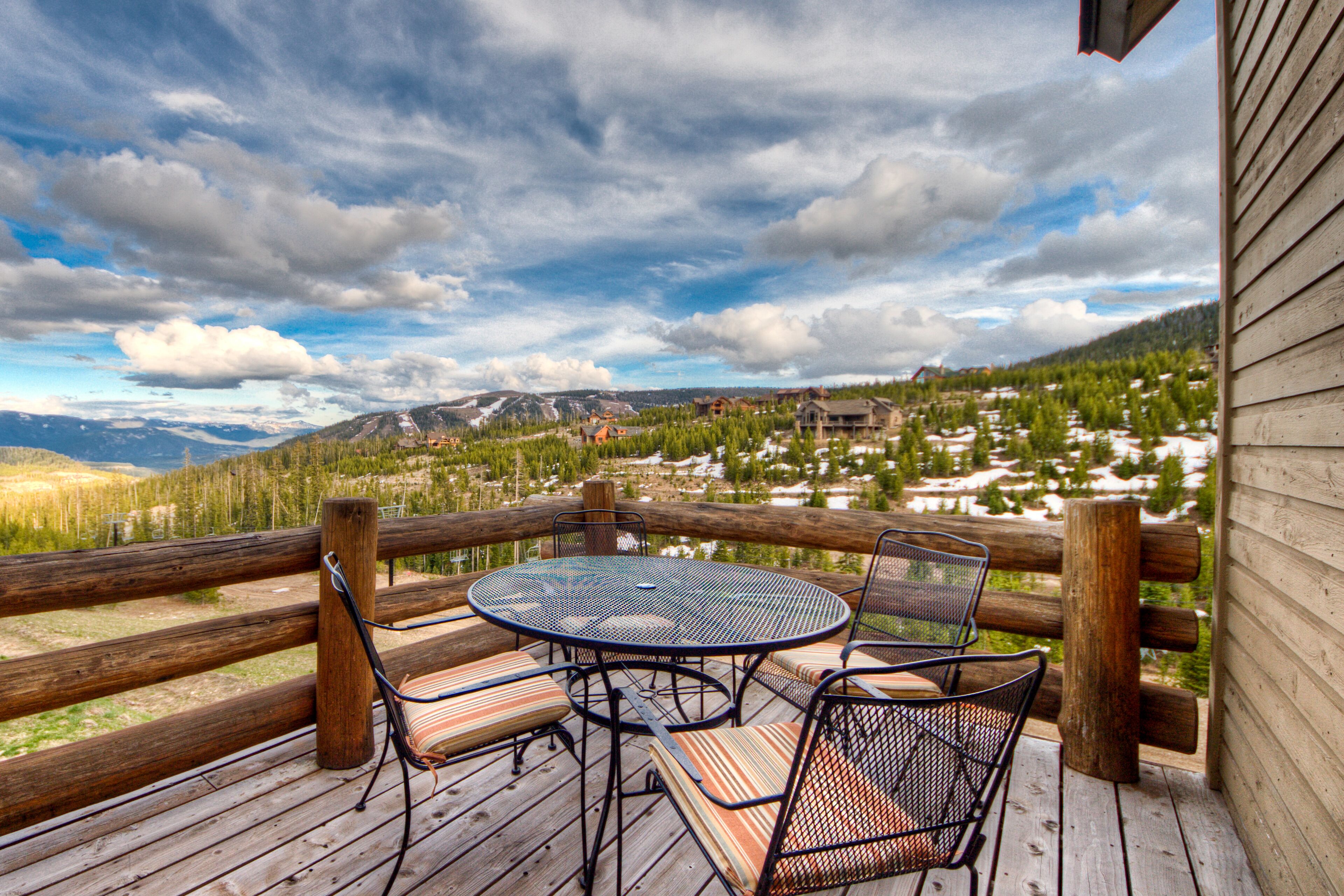 Ski-in/ski-out w/private hot tub in Moonlight basin - Saddle Ridge - Slopeside Luxury Chalet