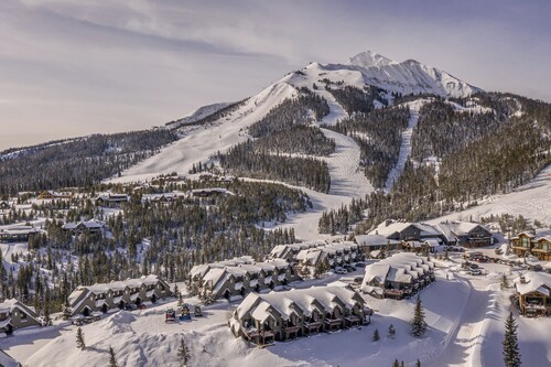 Ski-in/Ski-out w/Private Hot Tub & Pet Friendly in Moonlight - Saddle Ridge - Mountain Vista Chalet