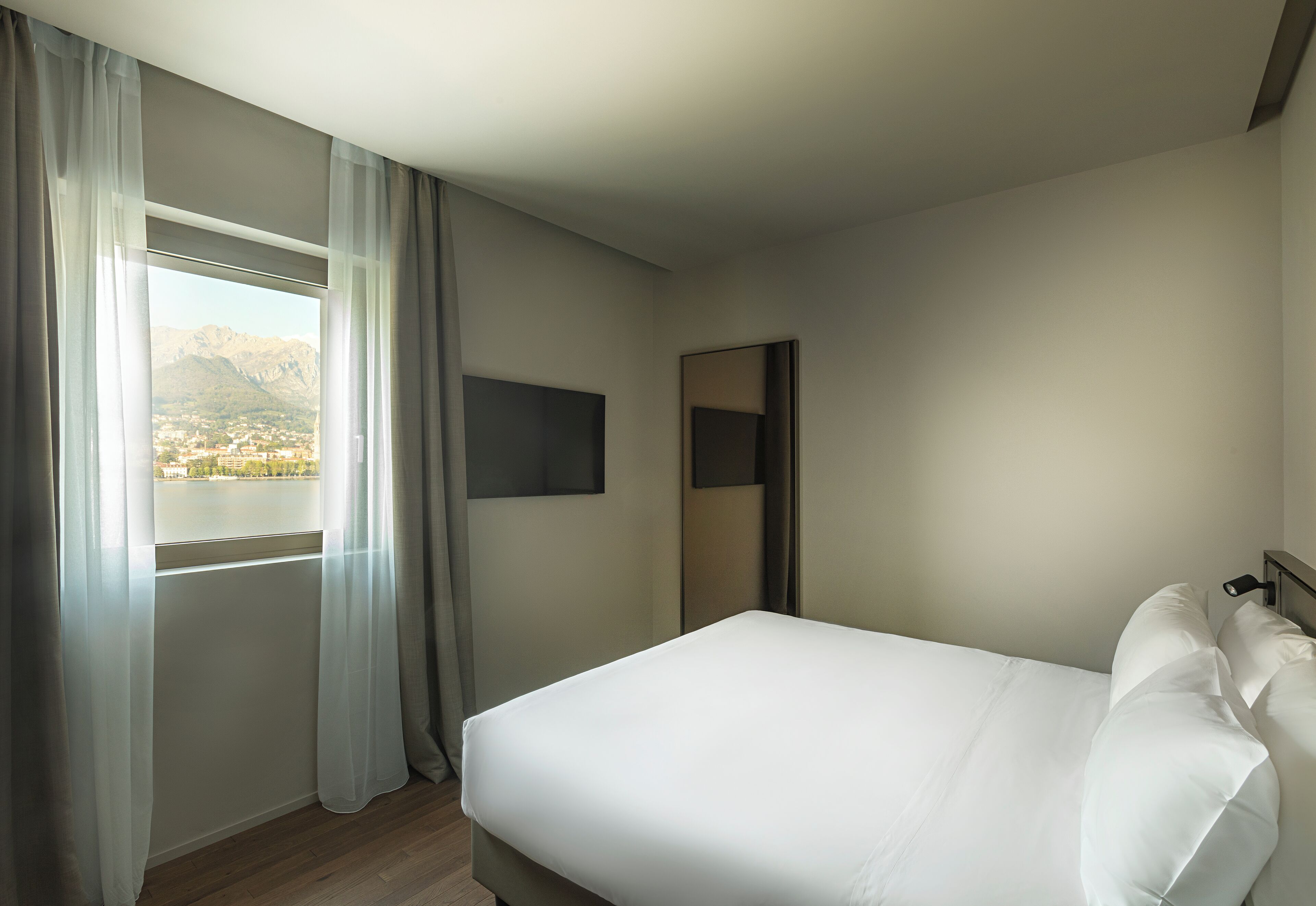 Minibar, in-room safe, individually furnished, desk