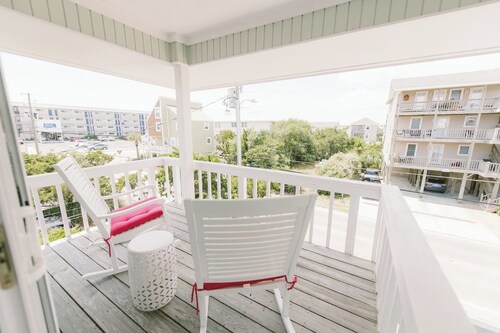 South End Sunset - Stones throw from Ocean & Sound