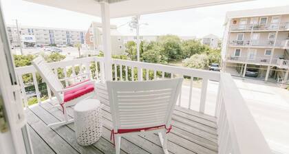 South End Sunset - Stones throw from Ocean & Sound