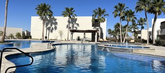 Spacious 3 Bedroom Condo Puerto Peñasco - Minutes from the beach!