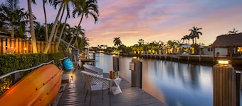 Paradise Lux Waterfront Villa/ Ocean Access w Boat & Jet Ski Rental