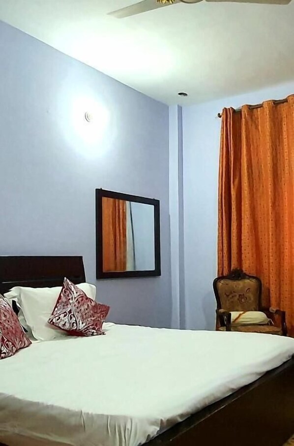 Free WiFi - Columbine Bed And Breakfast (Gilgit)