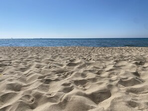 Beach nearby, sun loungers, beach towels - Brand New House, Sleeps 8, Private Beach Rights, Hot Tub! (Lakeside)