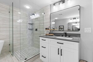 Hair dryer, towels - Luxury Oceanwalk Condo for Family of 8! High-End Amenities & Estuary Views (New Smyrna Beach)