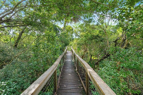 Luxury Oceanwalk Condo for Family of 8! High-End Amenities & Estuary Views