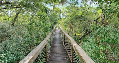 Luxury Oceanwalk Condo for Family of 8! High-End Amenities & Estuary Views