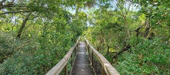 Luxury Oceanwalk Condo for Family of 8! High-End Amenities & Estuary Views
