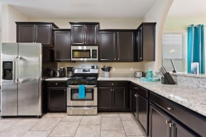 Villa, 5 Bedrooms | Private kitchen