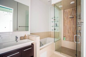 Dutxa, assecador de cabells i tovalloles 