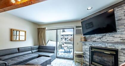 TELEMARK 5 (4-Bedroom Condo) with Pool by RedAwning