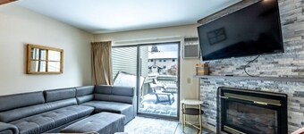 TELEMARK 5 (4-Bedroom Condo) with Pool by RedAwning