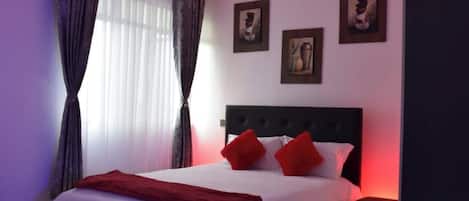 1 bedroom, desk, iron/ironing board, WiFi